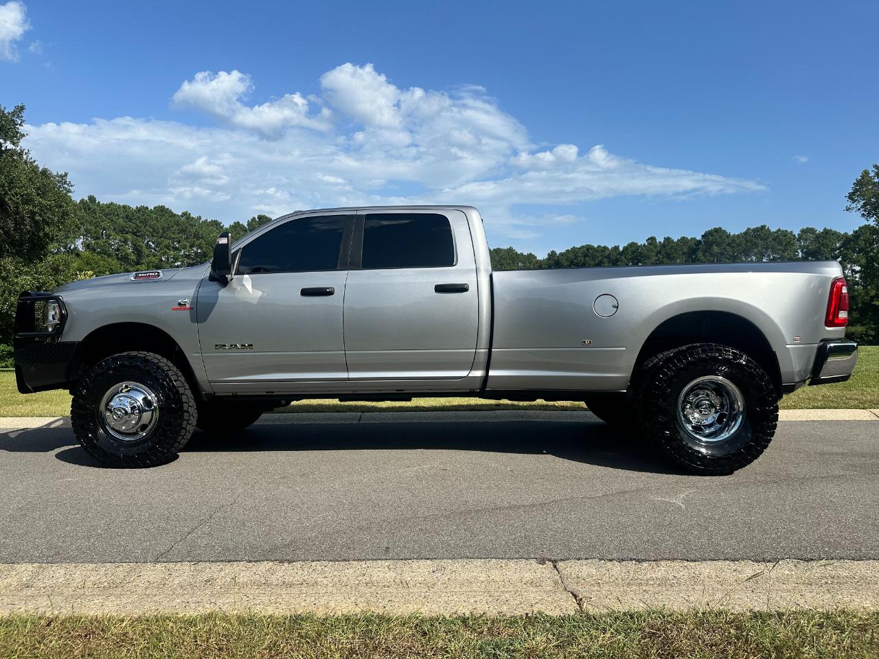 RAM 3500 Big Horn 4x4 Crew Cab 8' Box 2024