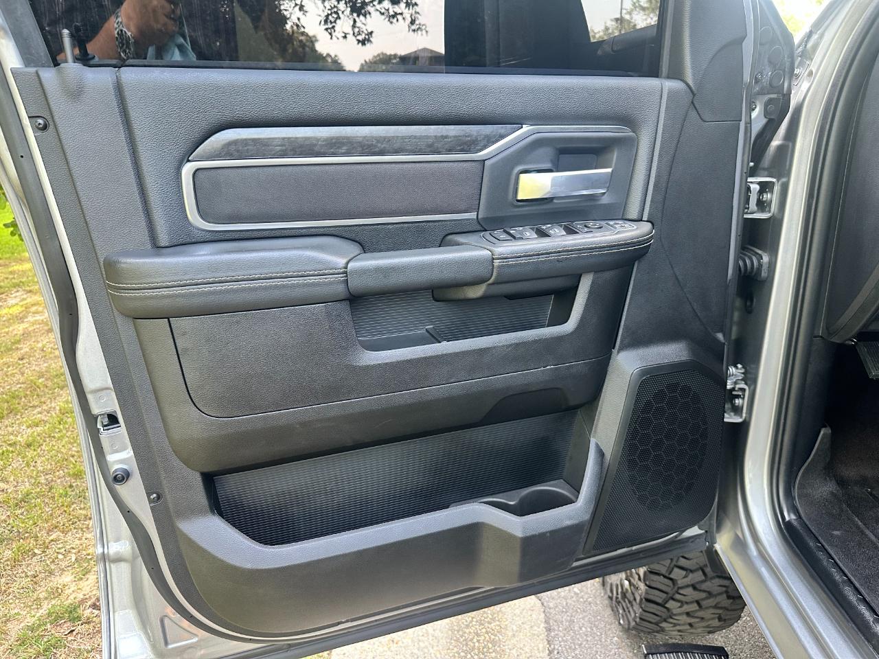 RAM 3500 Big Horn 4x4 Crew Cab 8' Box 2024