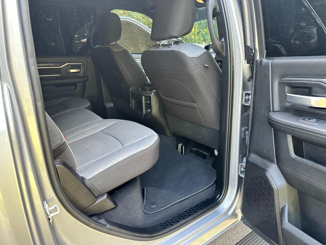 RAM 3500 Big Horn 4x4 Crew Cab 8' Box 2024