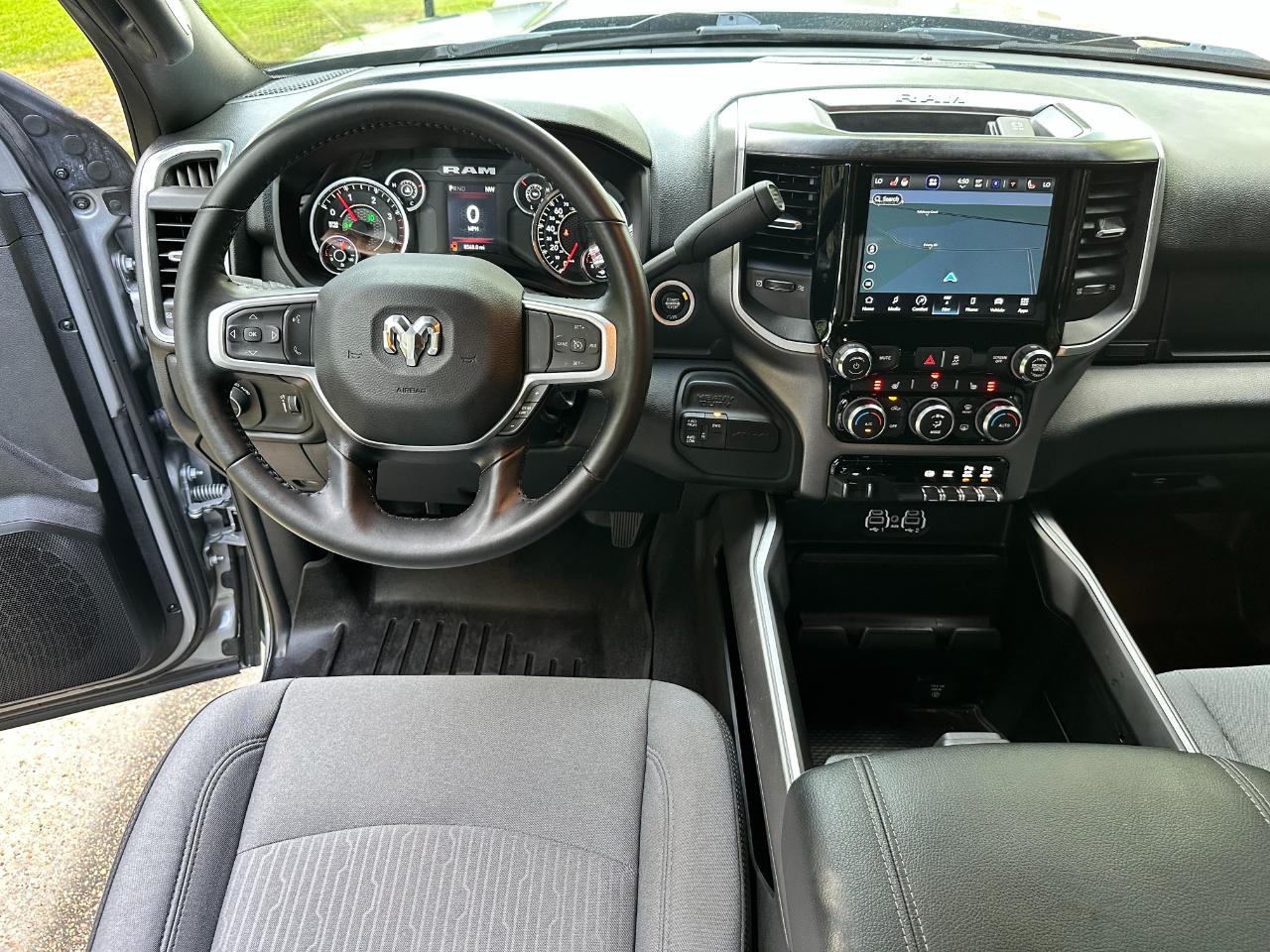 RAM 3500 Big Horn 4x4 Crew Cab 8' Box 2024