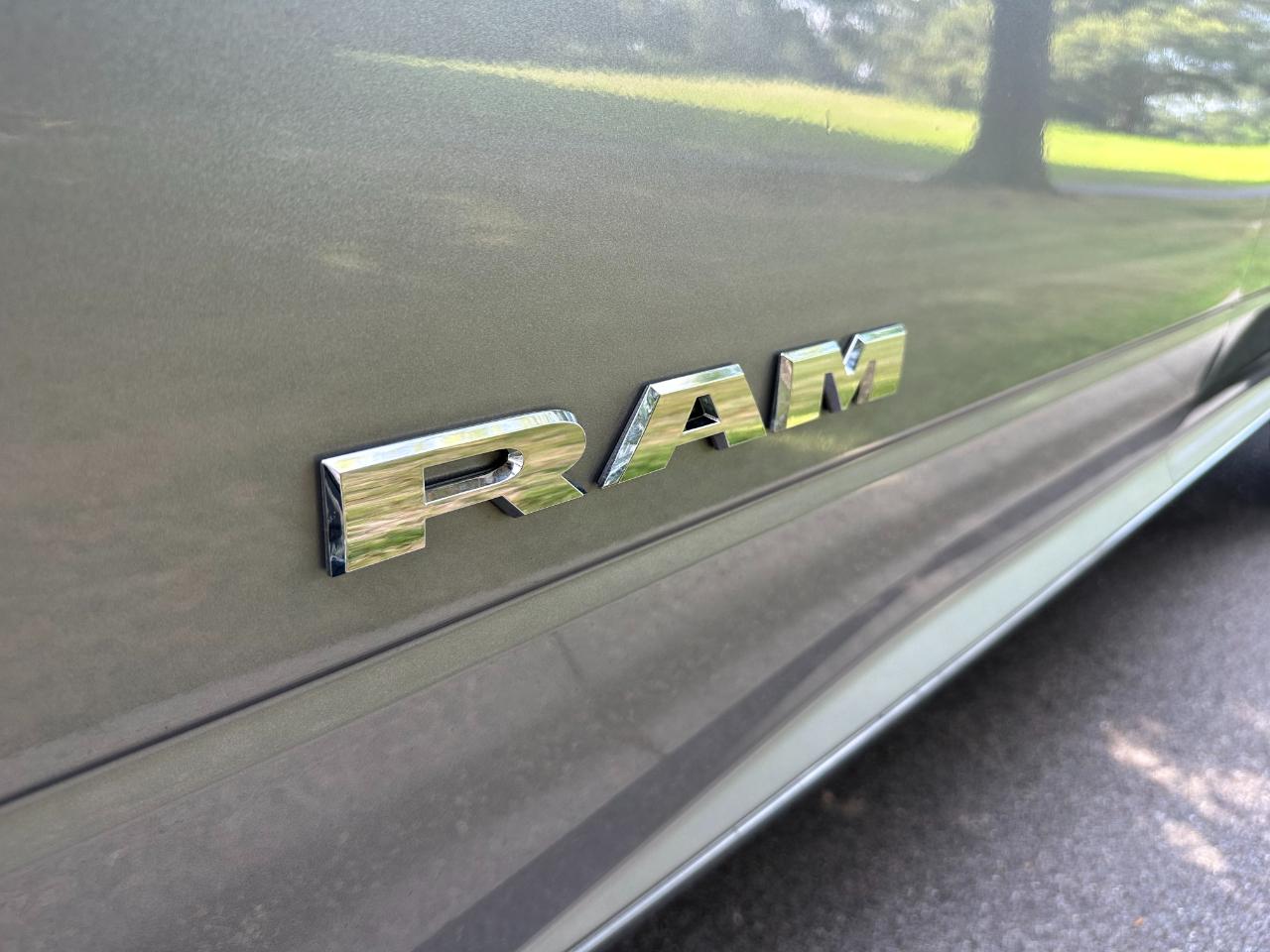 RAM 3500 Big Horn 4x4 Crew Cab 8' Box 2024