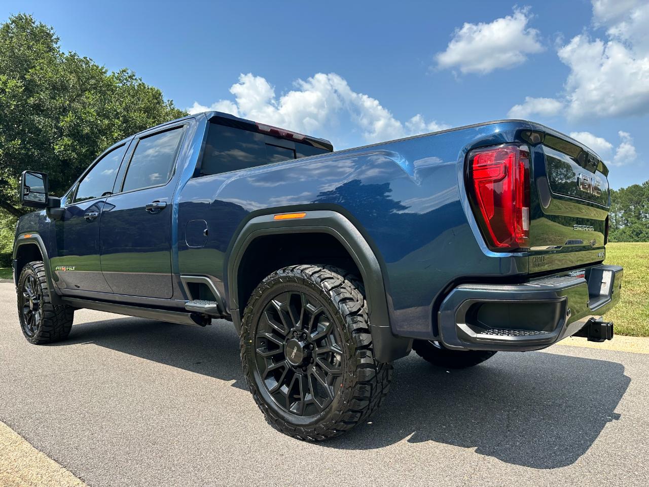 GMC Sierra 2500HD 4WD Crew Cab 159" AT4 2022