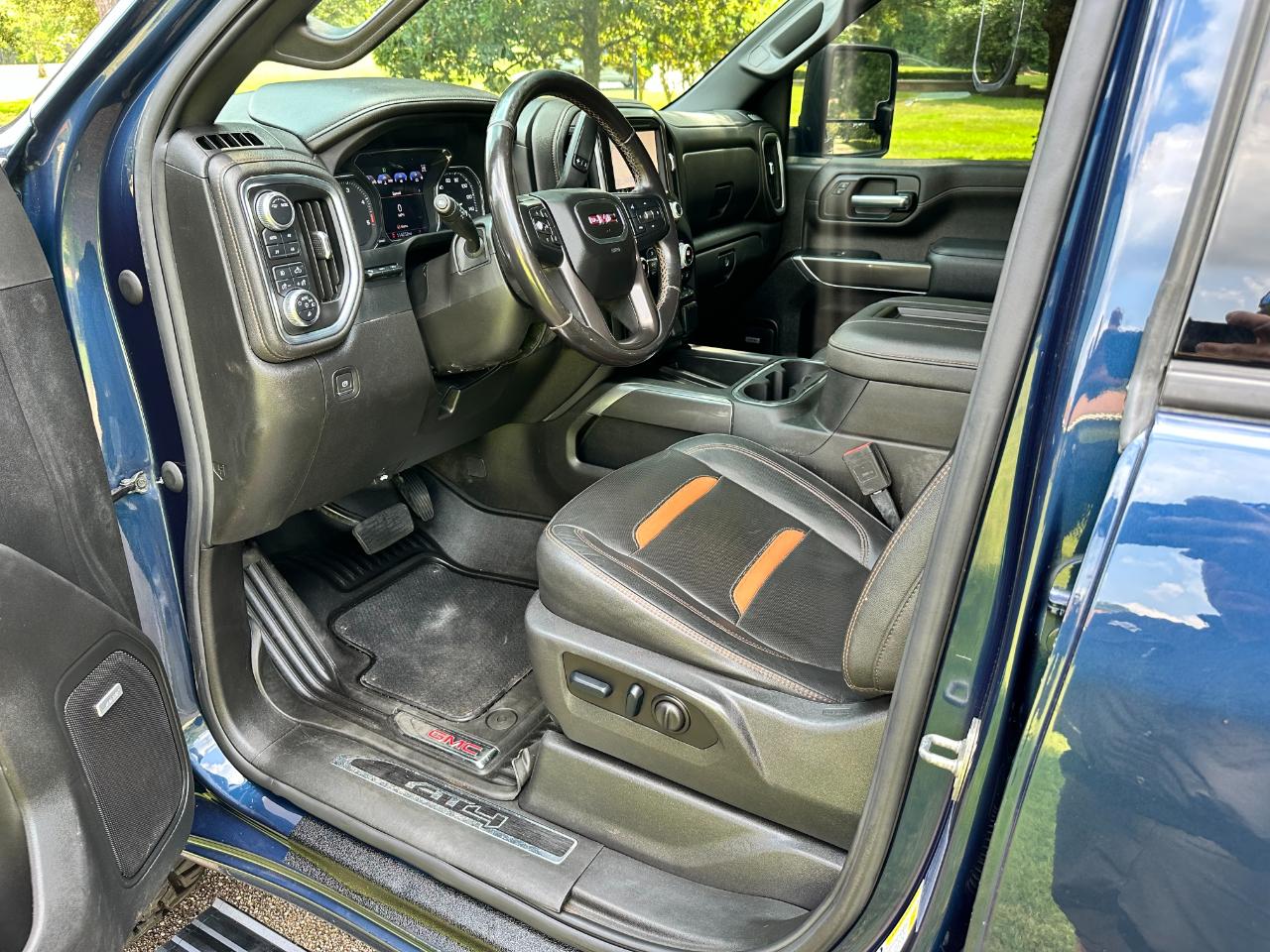 GMC Sierra 2500HD 4WD Crew Cab 159" AT4 2022