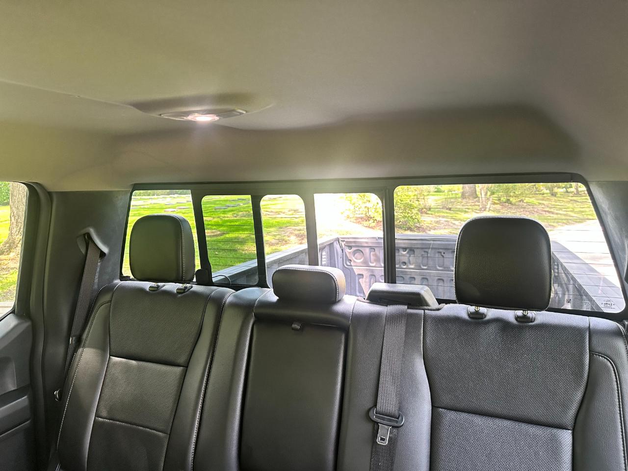 Ford Super Duty F-350 DRW Lariat 4WD Crew Cab 8' Box 2018