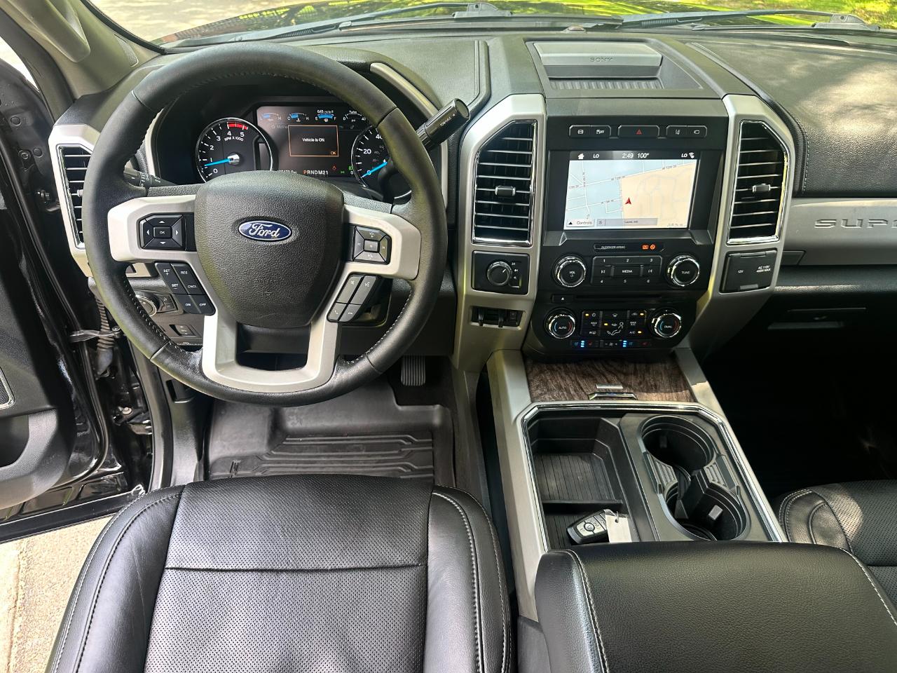 Ford Super Duty F-350 DRW Lariat 4WD Crew Cab 8' Box 2018