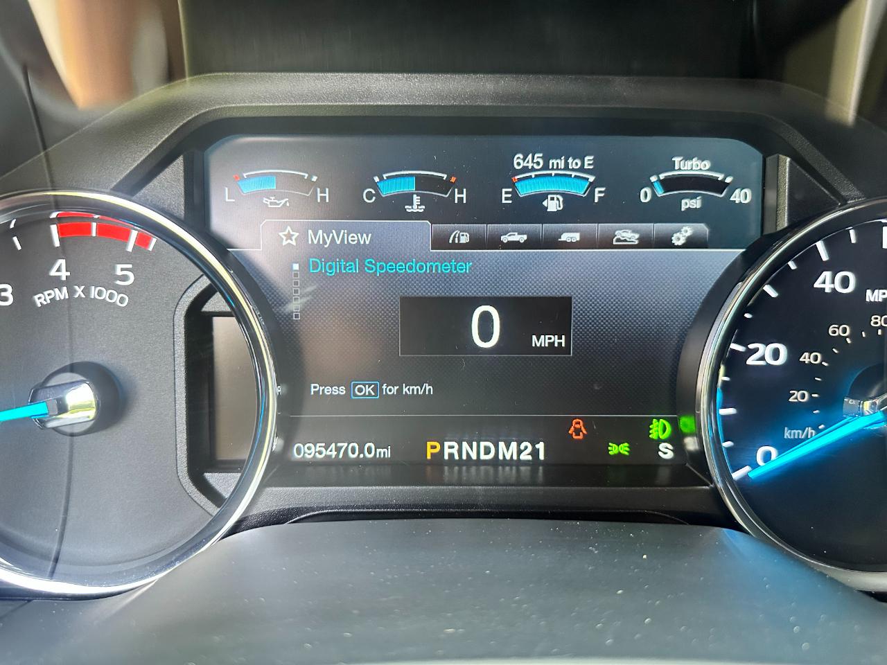 Ford Super Duty F-350 DRW Lariat 4WD Crew Cab 8' Box 2018