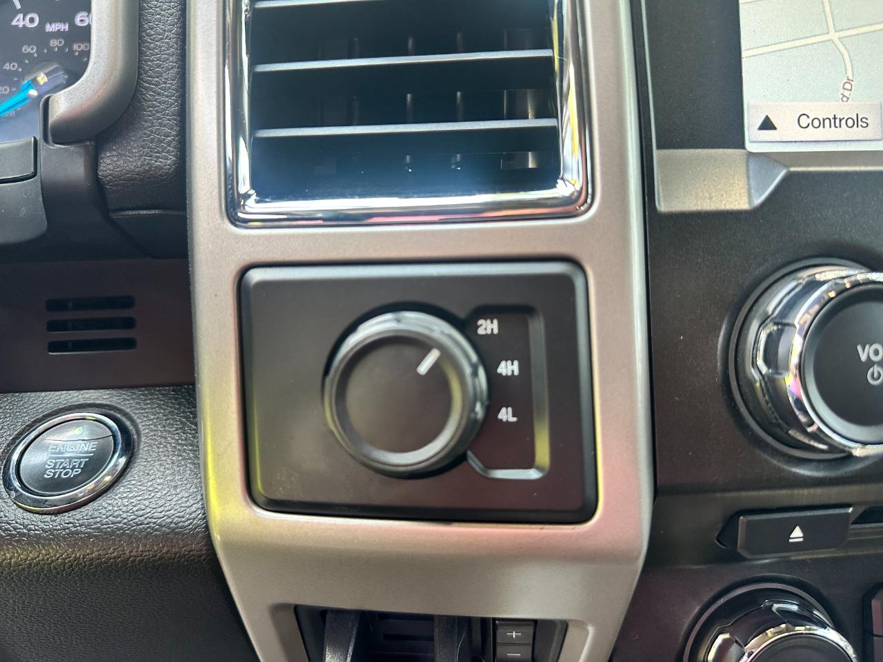 Ford Super Duty F-350 DRW Lariat 4WD Crew Cab 8' Box 2018