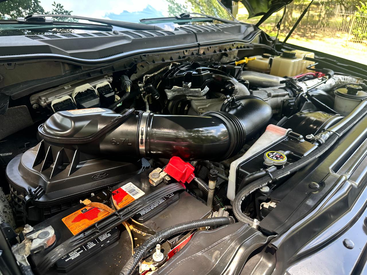 Ford Super Duty F-350 DRW Lariat 4WD Crew Cab 8' Box 2018
