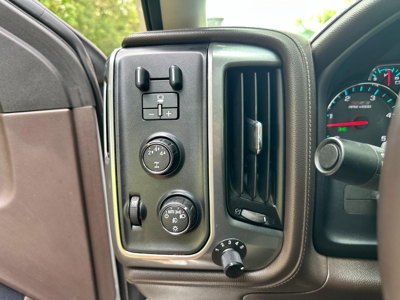 Chevrolet Silverado 2500HD LTZ Crew Cab 4WD 2015