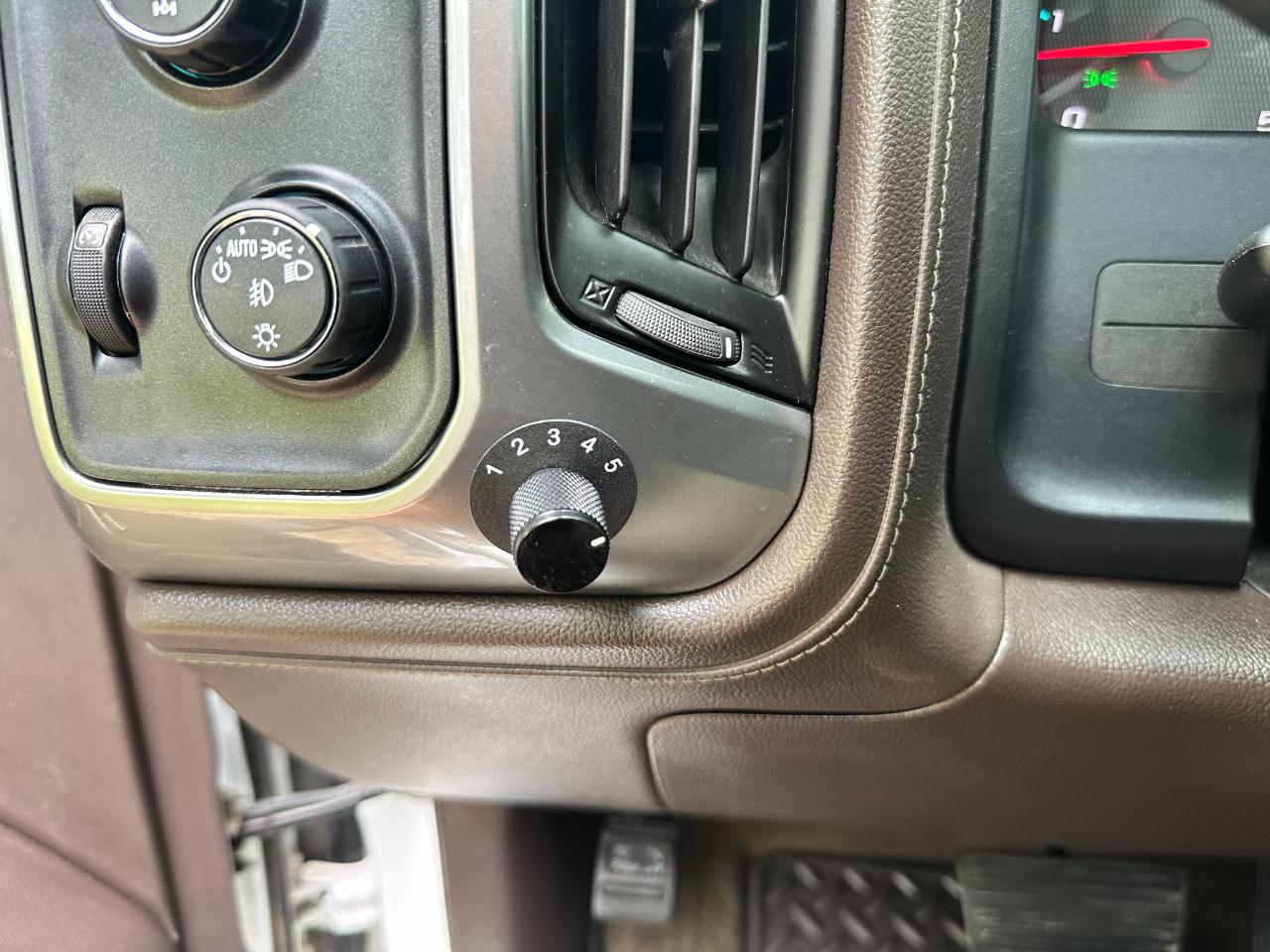 Chevrolet Silverado 2500HD LTZ Crew Cab 4WD 2015
