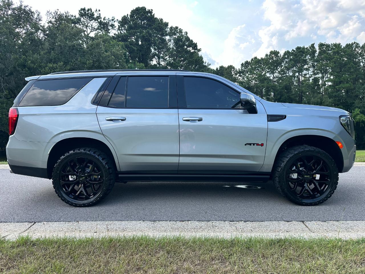 GMC Yukon 4WD 4dr AT4 2024
