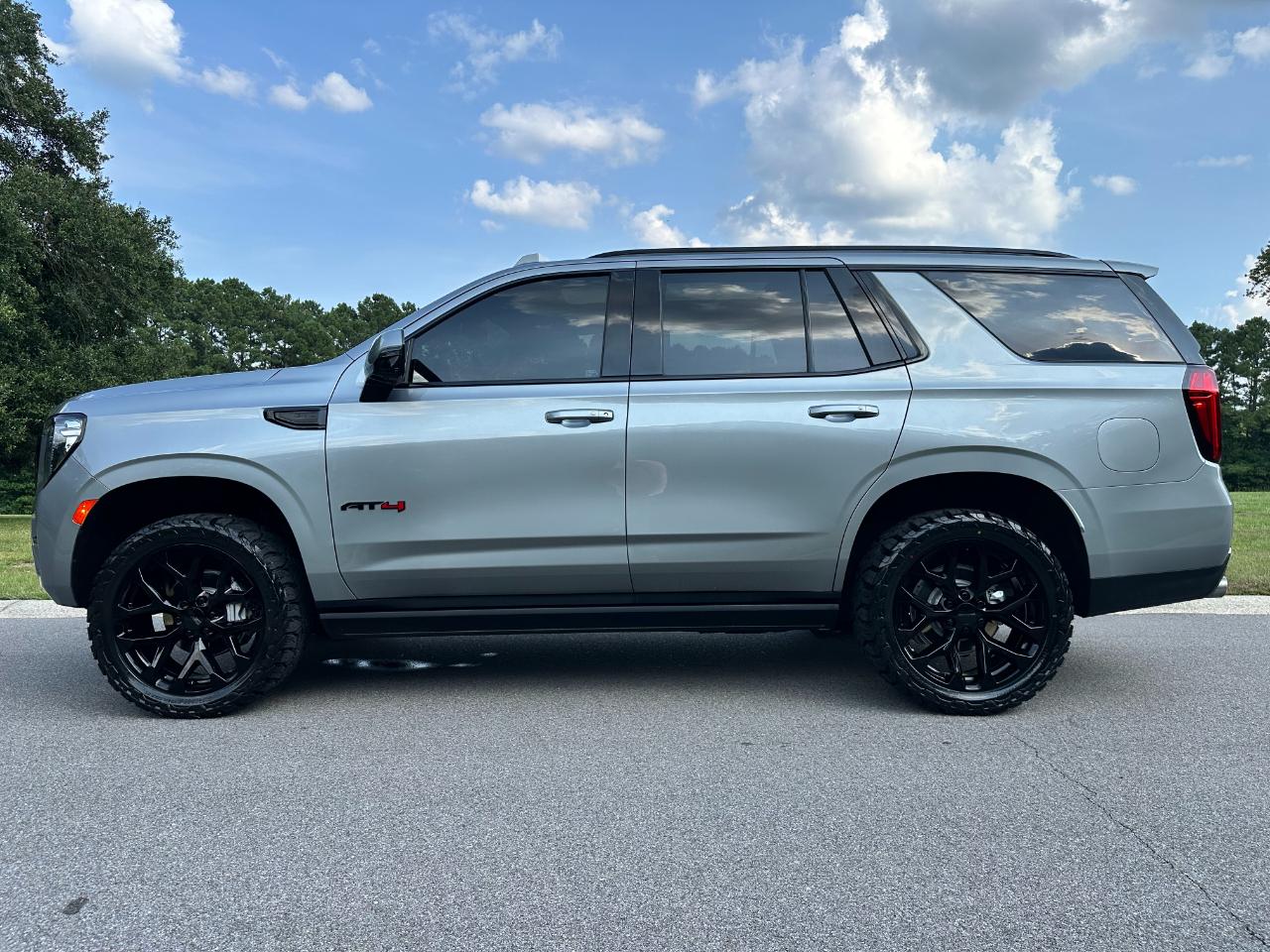 GMC Yukon 4WD 4dr AT4 2024