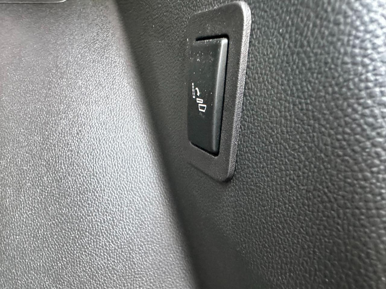 GMC Yukon 4WD 4dr AT4 2024