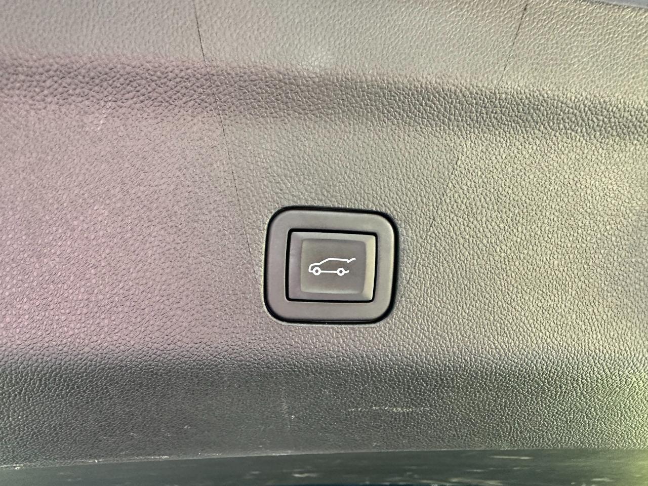 GMC Yukon 4WD 4dr AT4 2024