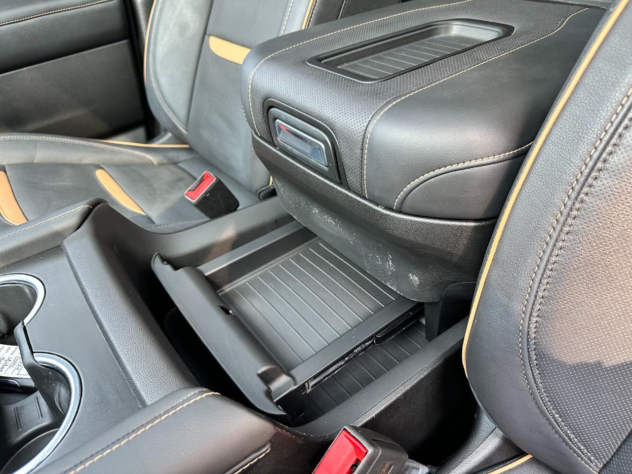 GMC Yukon 4WD 4dr AT4 2024