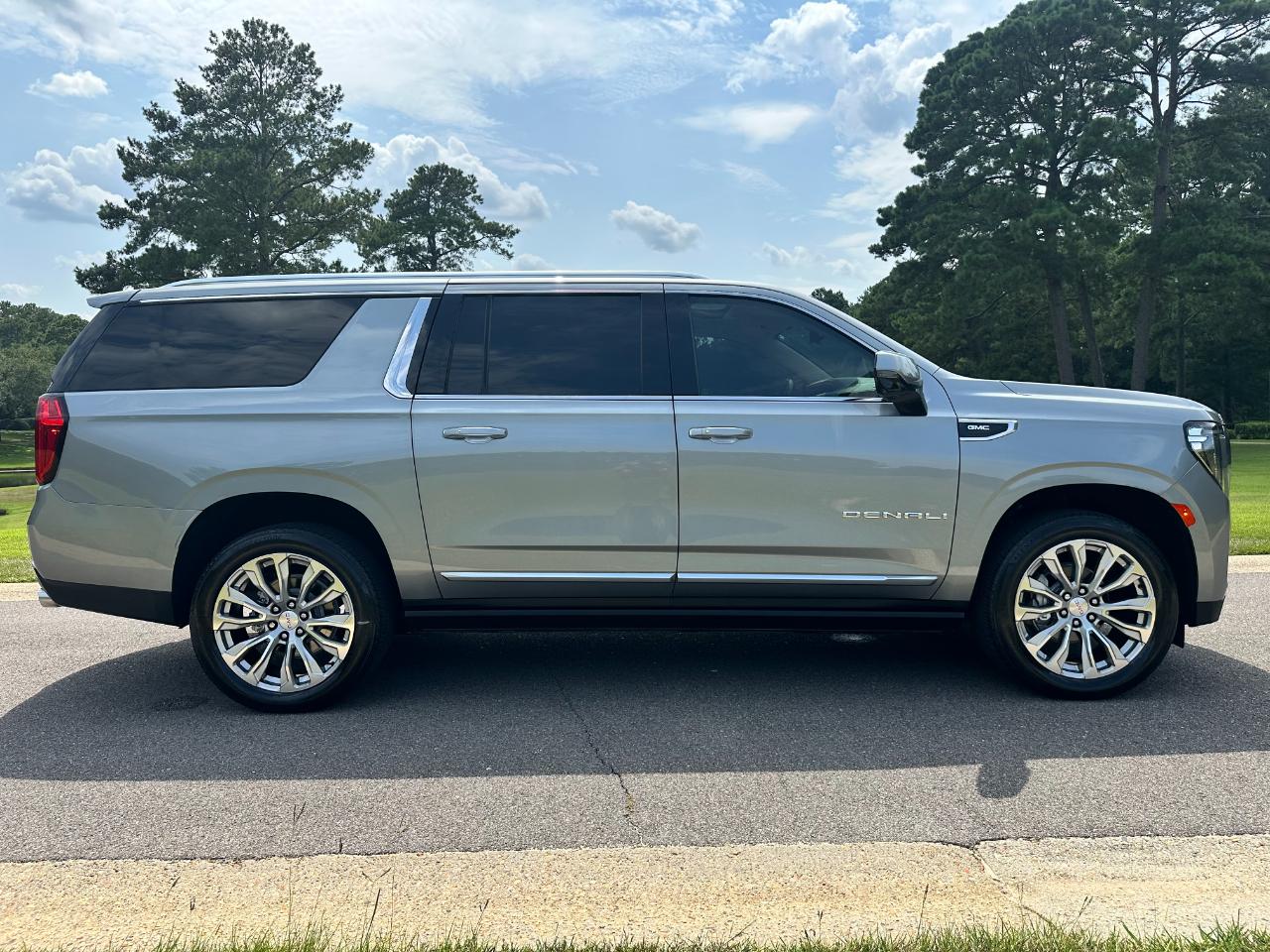 GMC Yukon XL 2WD 4dr Denali 2024