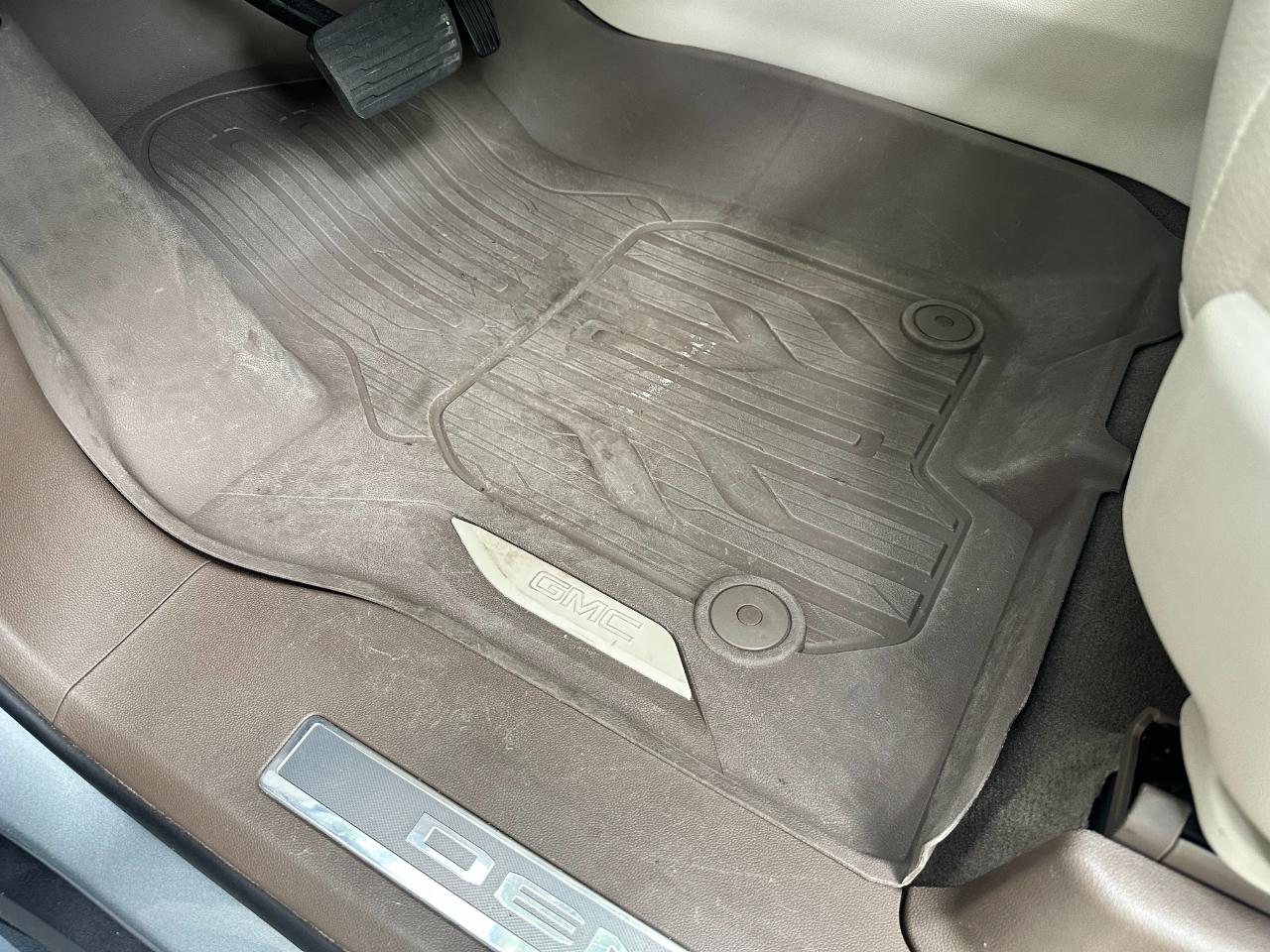 GMC Yukon XL 2WD 4dr Denali 2024