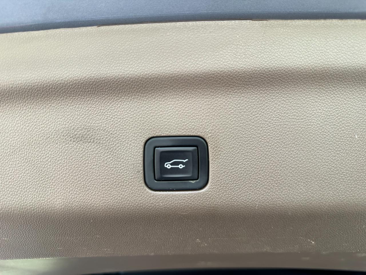 GMC Yukon XL 2WD 4dr Denali 2024