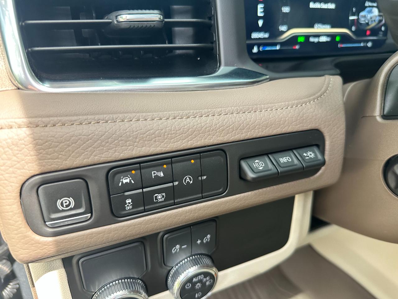 GMC Yukon XL 2WD 4dr Denali 2024
