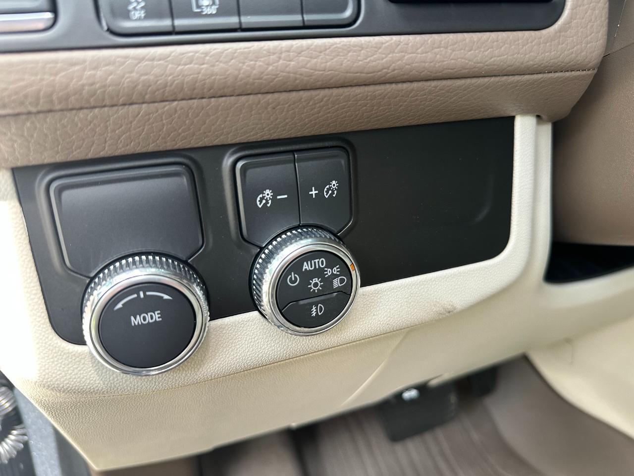 GMC Yukon XL 2WD 4dr Denali 2024