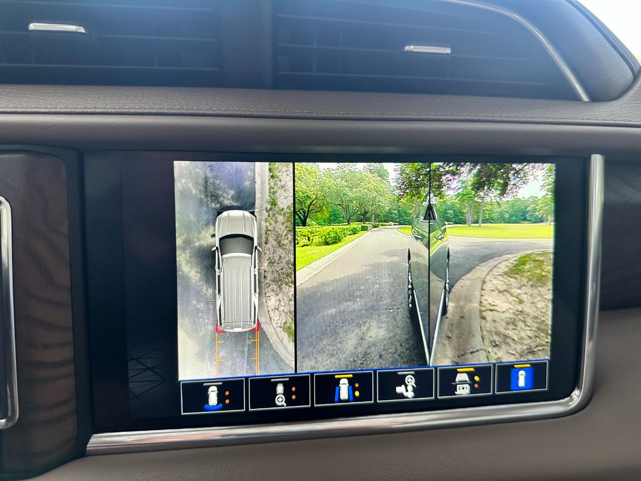GMC Yukon XL 2WD 4dr Denali 2024