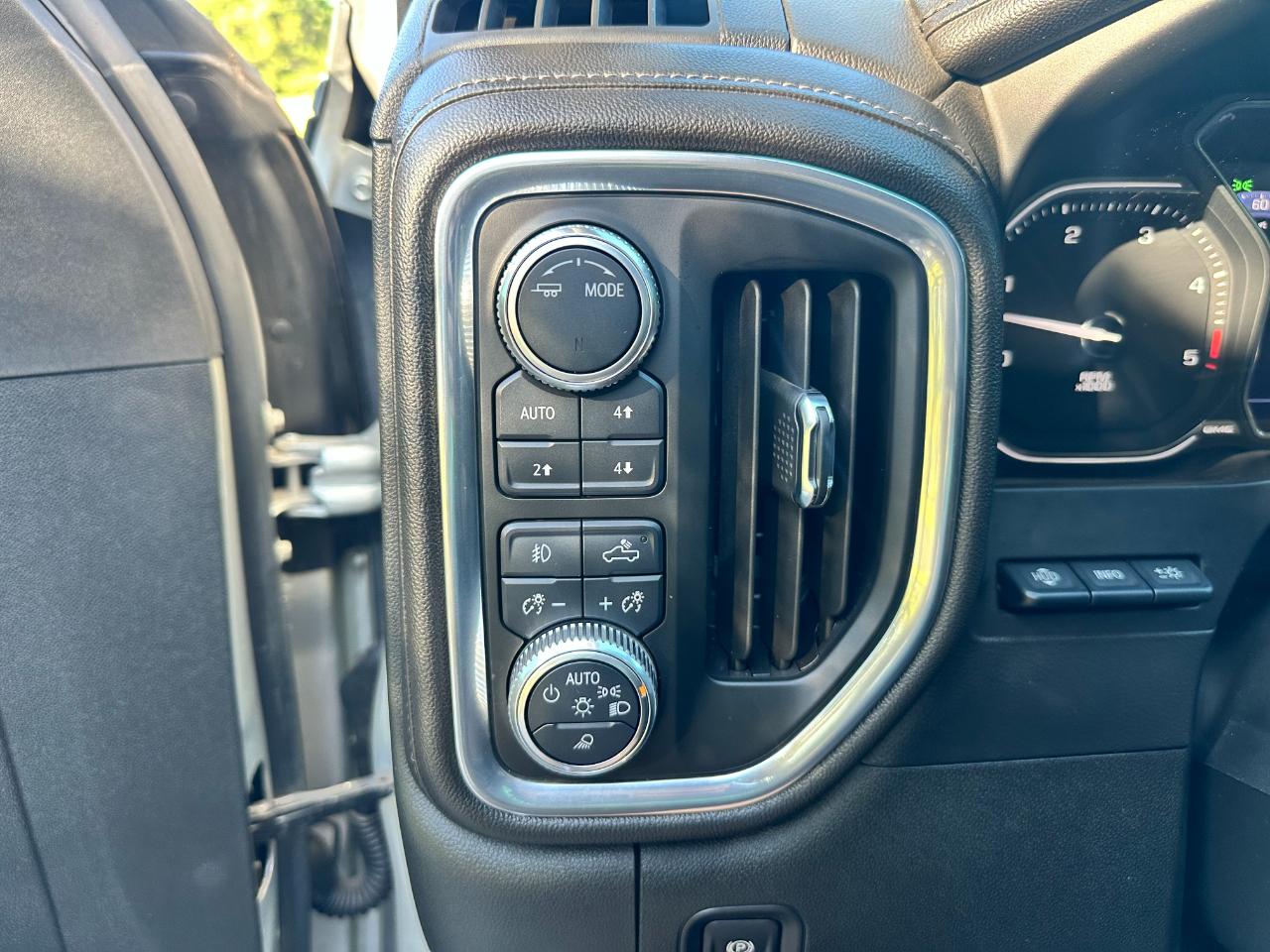 GMC Sierra 3500HD 4WD Crew Cab 172" Denali 2020