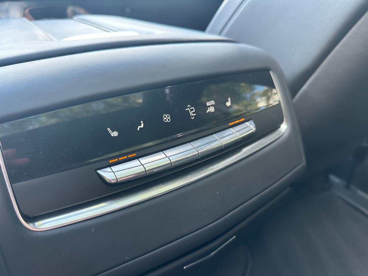 Cadillac Escalade 4WD 4dr Premium Luxury Platinum 2022