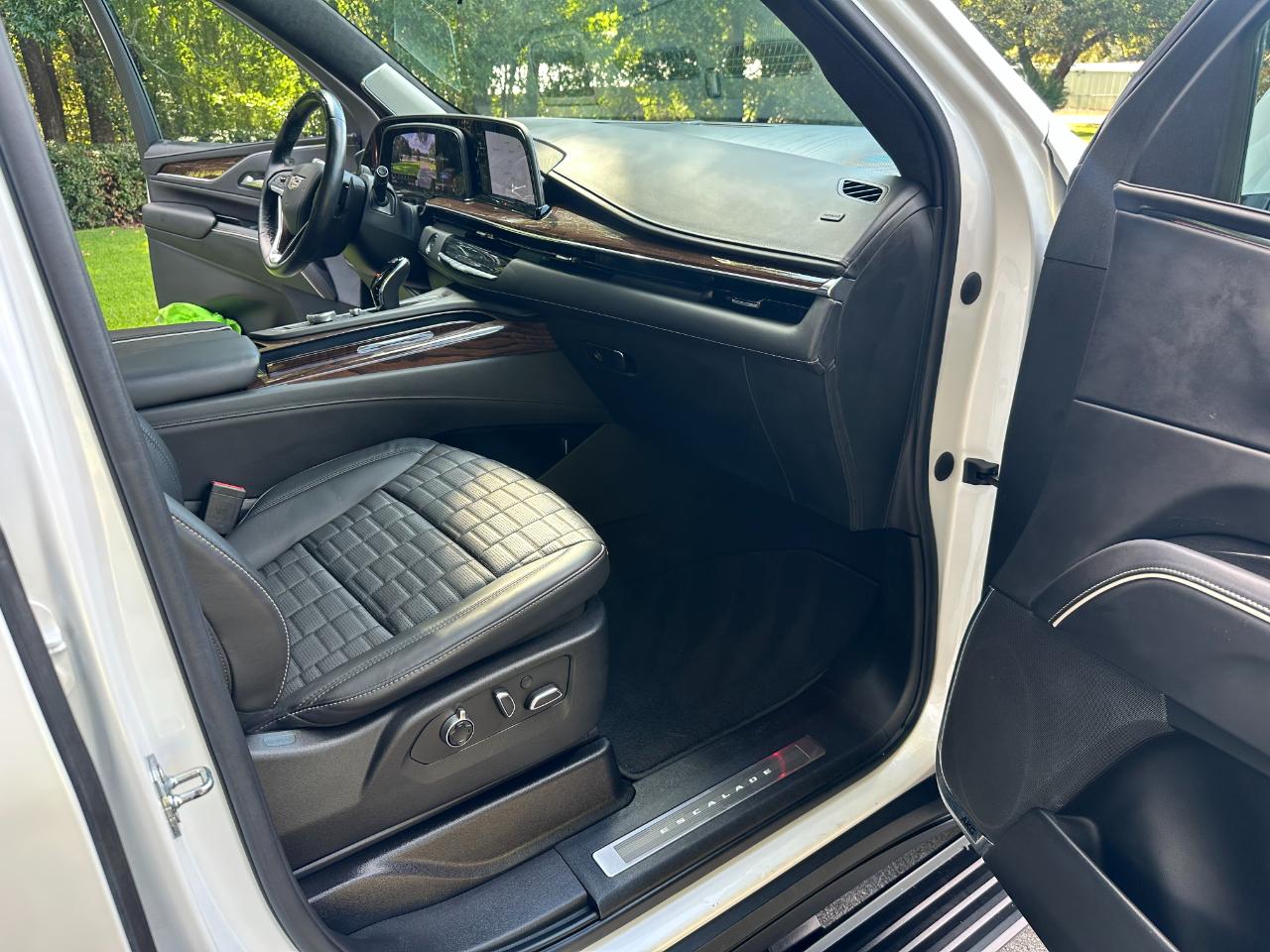 Cadillac Escalade 4WD 4dr Premium Luxury Platinum 2022