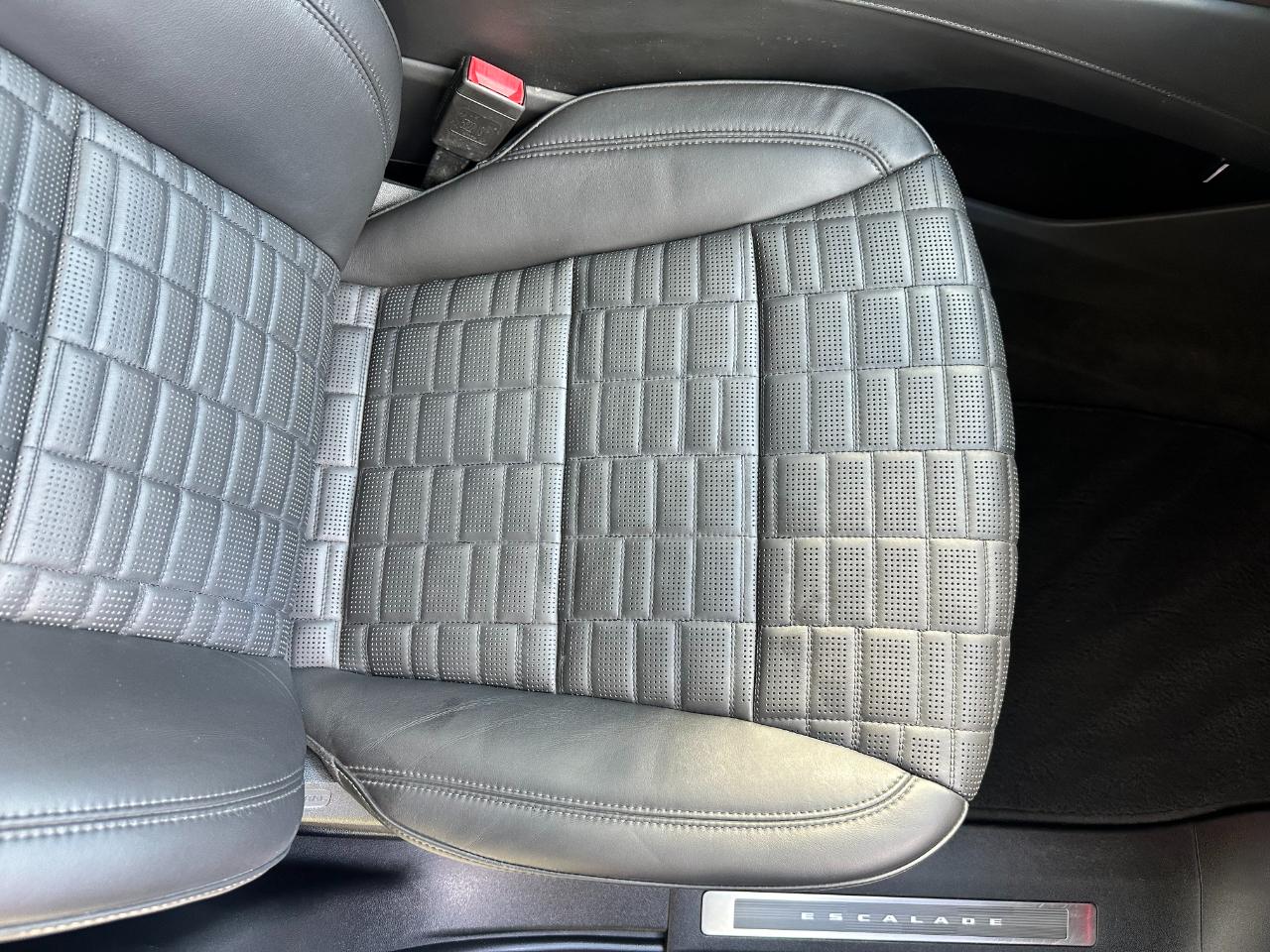 Cadillac Escalade 4WD 4dr Premium Luxury Platinum 2022
