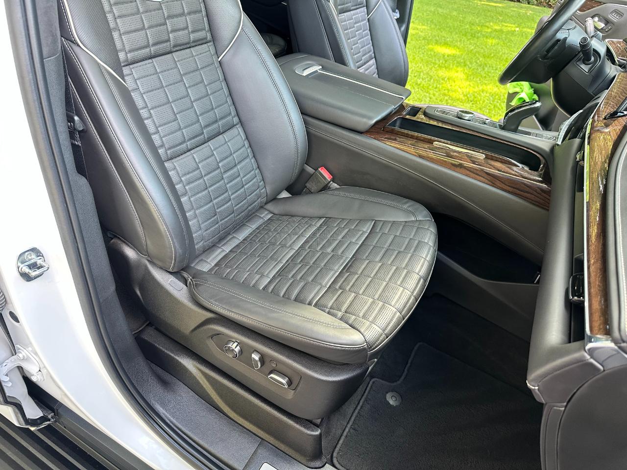 Cadillac Escalade 4WD 4dr Premium Luxury Platinum 2022