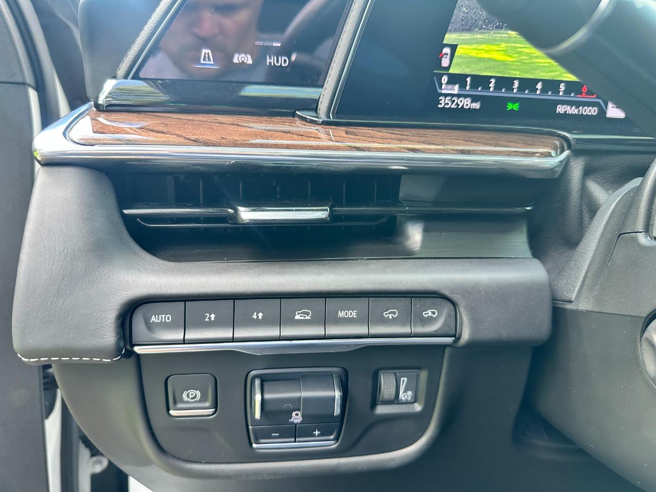 Cadillac Escalade 4WD 4dr Premium Luxury Platinum 2022