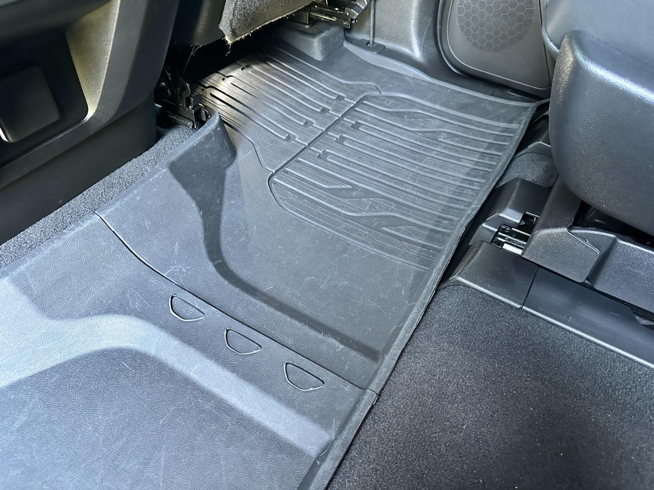GMC Yukon 4WD 4dr AT4 2024