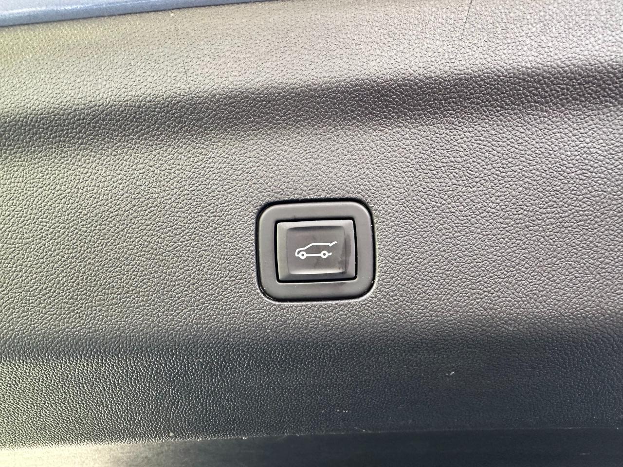 GMC Yukon 4WD 4dr AT4 2024