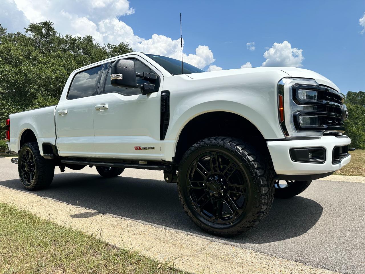 Ford Super Duty F-250 SRW XLT 4WD Crew Cab 6.75' Box 2023