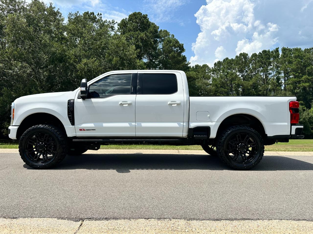 Ford Super Duty F-250 SRW XLT 4WD Crew Cab 6.75' Box 2023