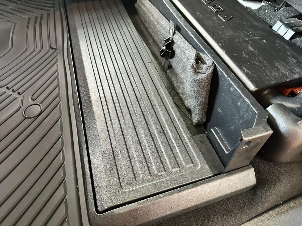 Ford Super Duty F-250 SRW XLT 4WD Crew Cab 6.75' Box 2023