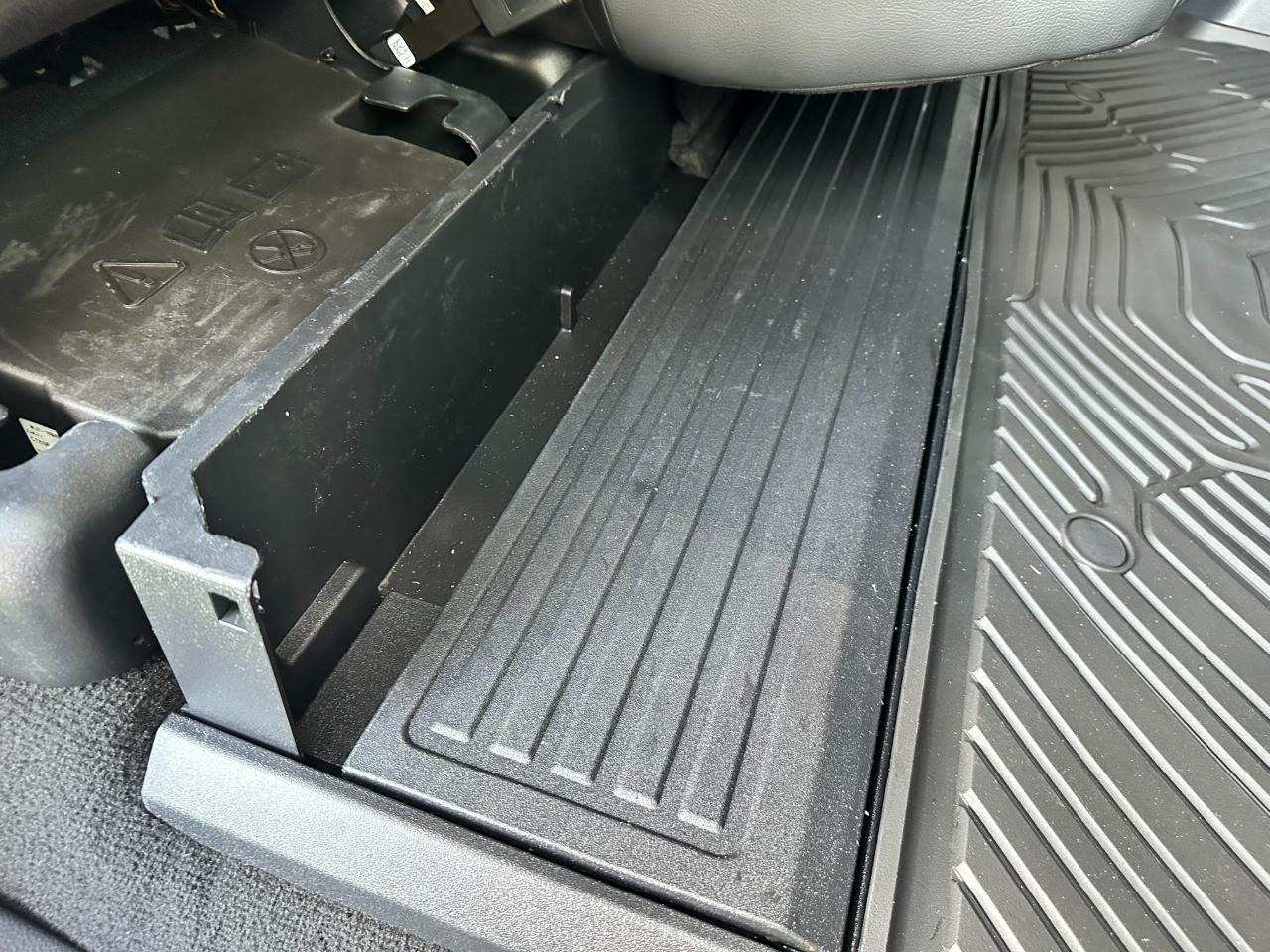 Ford Super Duty F-250 SRW XLT 4WD Crew Cab 6.75' Box 2023