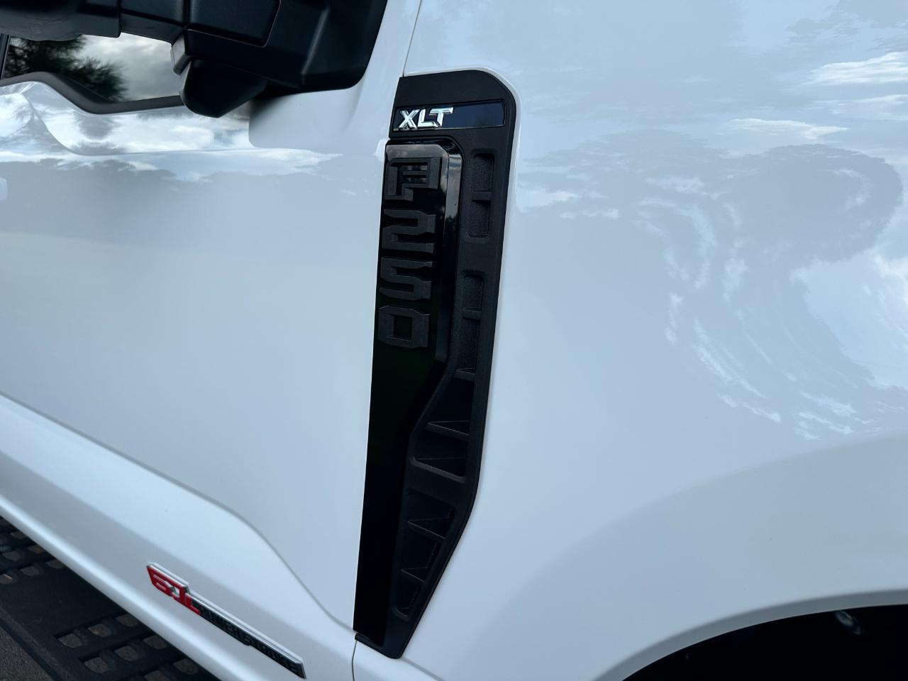 Ford Super Duty F-250 SRW XLT 4WD Crew Cab 6.75' Box 2023