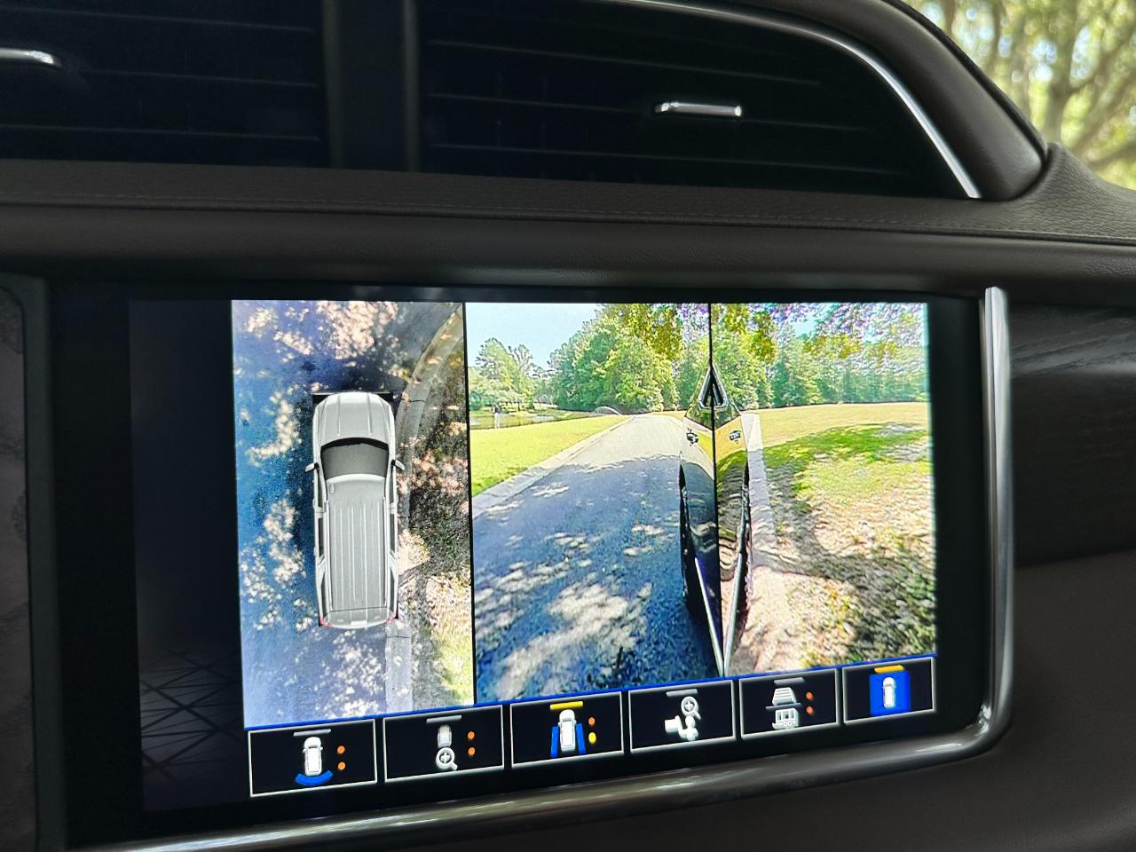 GMC Yukon 2WD 4dr Denali 2022