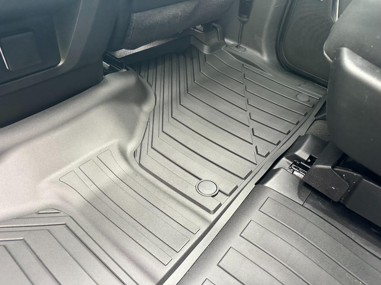 GMC Yukon XL 4WD 4dr AT4 2024
