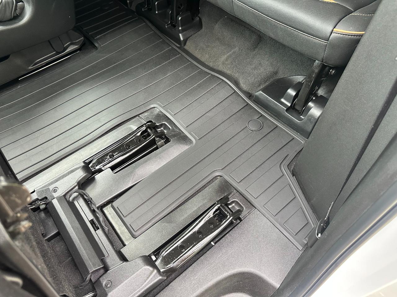 GMC Yukon XL 4WD 4dr AT4 2024