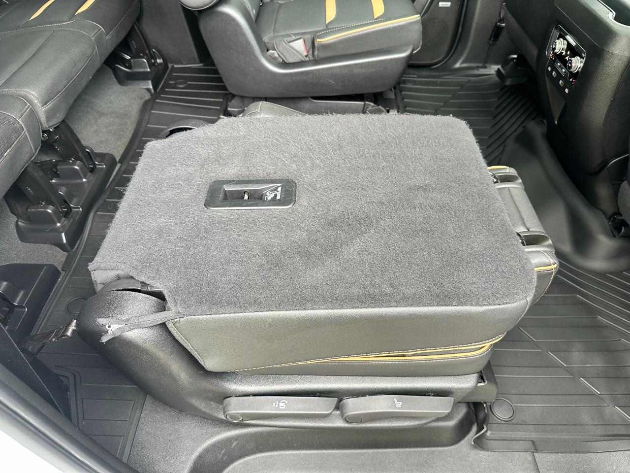 GMC Yukon XL 4WD 4dr AT4 2024
