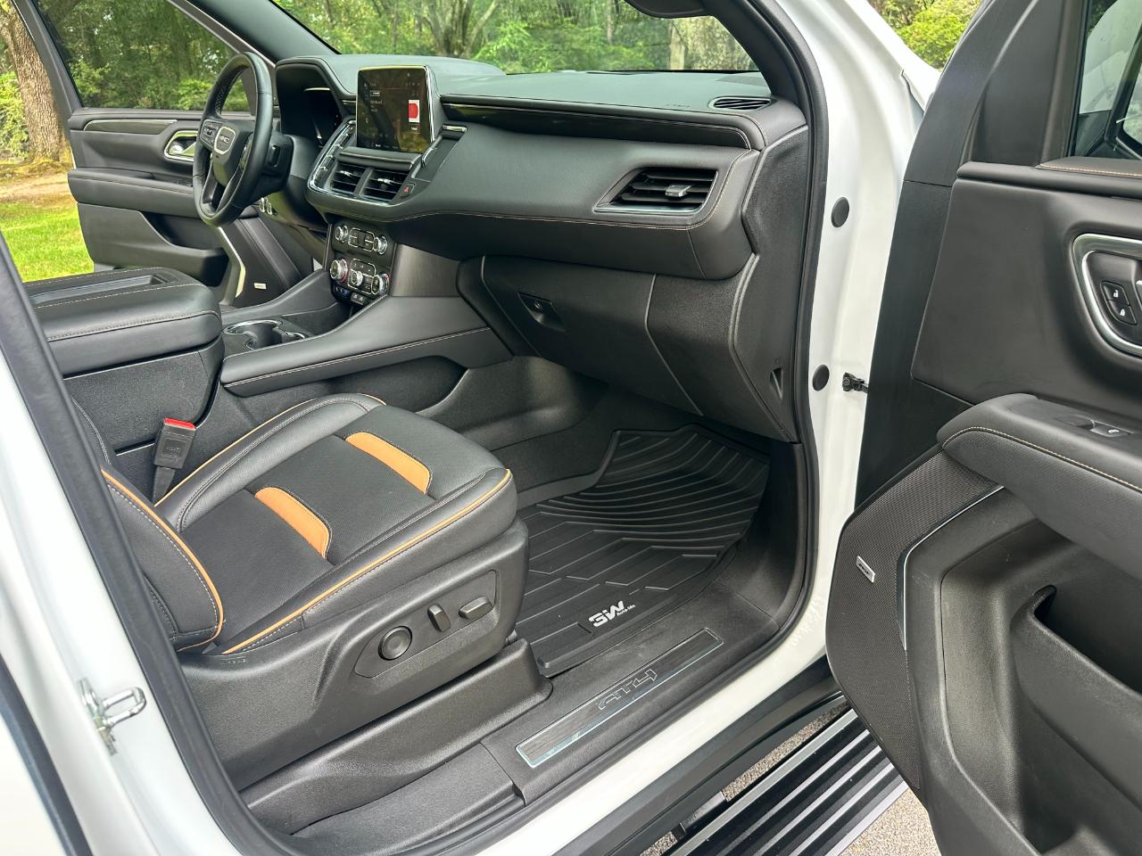 GMC Yukon XL 4WD 4dr AT4 2024
