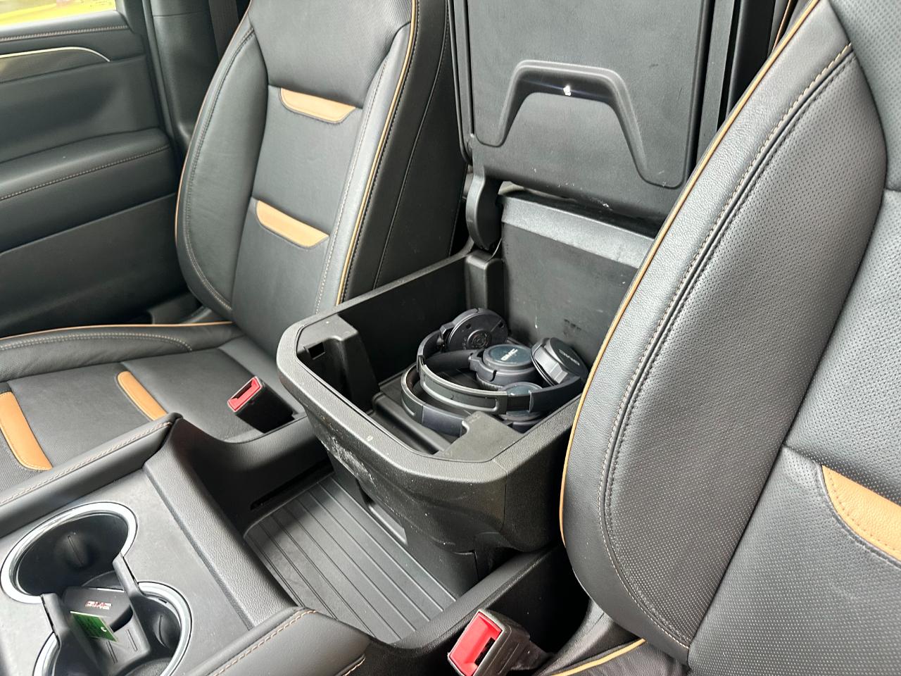 GMC Yukon XL 4WD 4dr AT4 2024