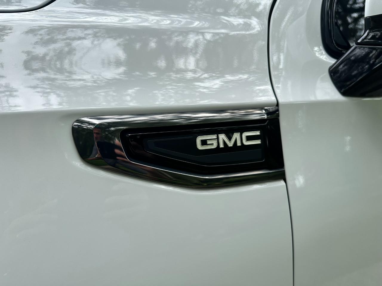 GMC Yukon XL 4WD 4dr AT4 2024