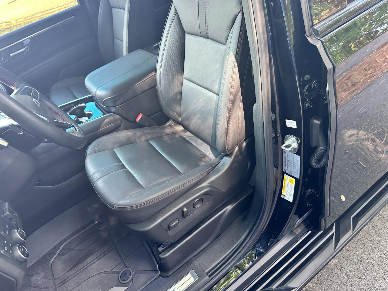 Chevrolet Tahoe 4WD 4dr RST 2025