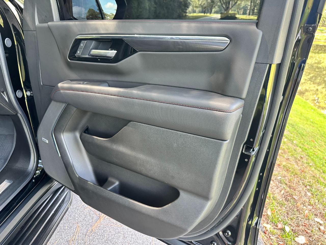 Chevrolet Tahoe 4WD 4dr RST 2025