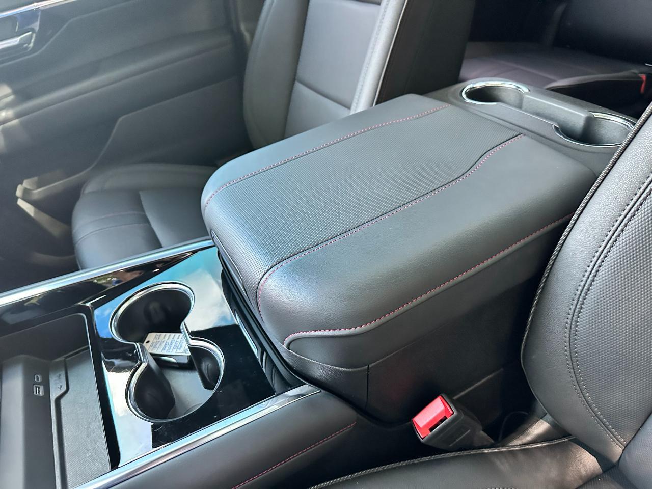 Chevrolet Tahoe 4WD 4dr RST 2025