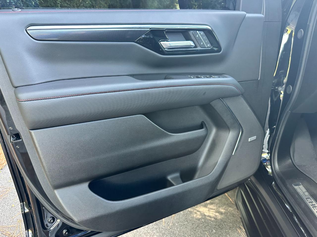 Chevrolet Tahoe 4WD 4dr RST 2025