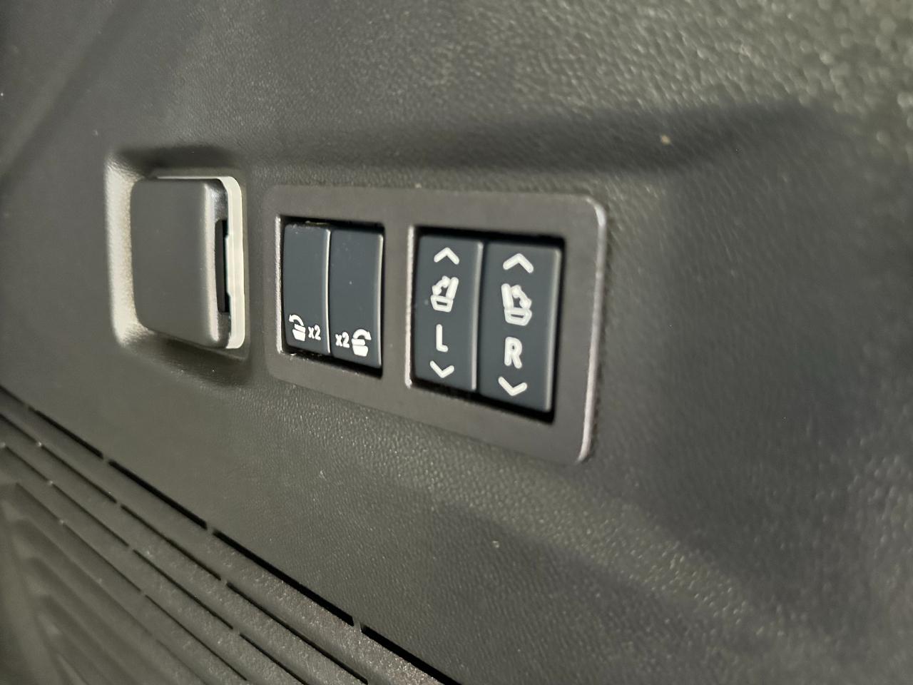 Chevrolet Tahoe 4WD 4dr RST 2025